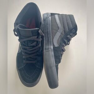 VANS SK8-HI PRO Shoe, Black, Size Mens 9.5  Ultracush insole, skate-hi skate